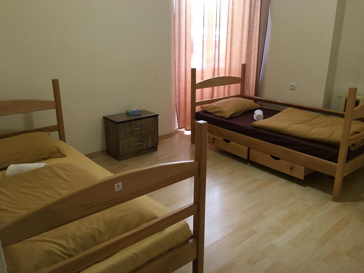 Classy And Cozy Hostel Єреван Екстер'єр фото